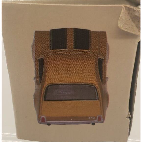 GM 2001 Diecast 1969 Oldsmobile 442 Readers Digest High Speed Official Model - Picture 3 of 7